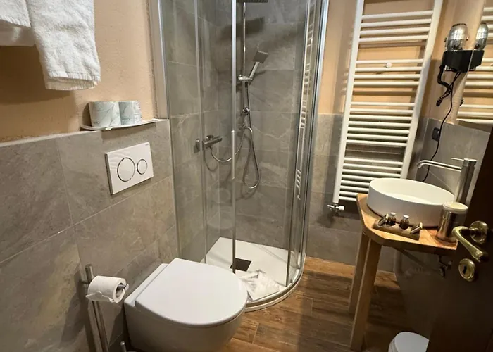 Ξενοδοχείο Jumeaux 3*