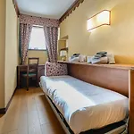 Ξενοδοχείο Jumeaux 3*