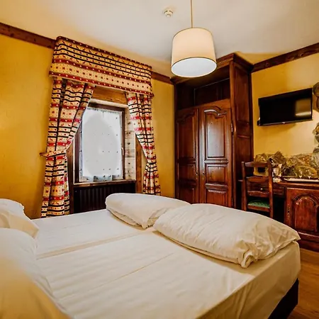 Jumeaux Hotel 3*