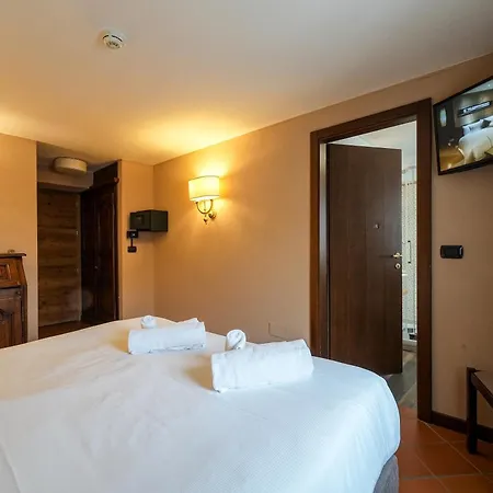 Jumeaux Hotel