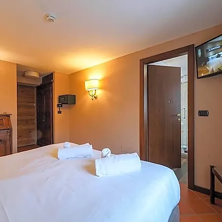 Jumeaux Hotel 3*