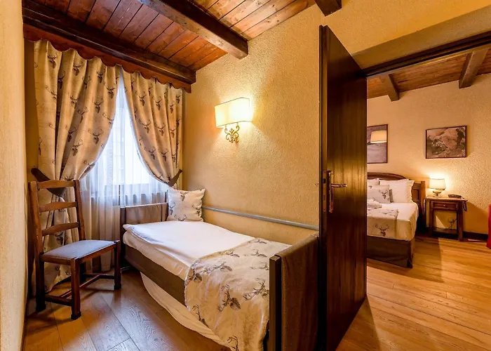 朱梅奥克斯酒店 3*